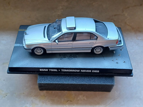 Bmw 750il james - 1:43,